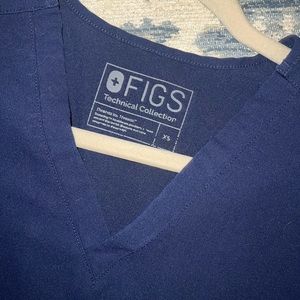 Catarina™ One-Pocket Scrub Top